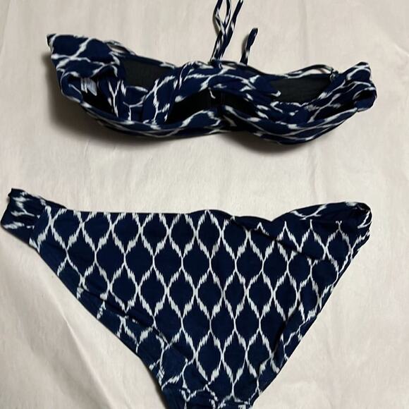 ROBIN PICCONE 2‎ PIECE SWIMSUIT SIZE L - Picture 3 of 4